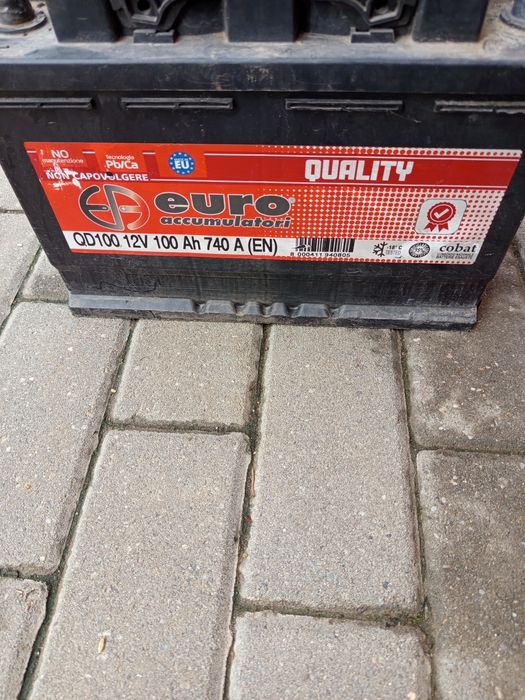 De vânzare acumulator 100 Ah.