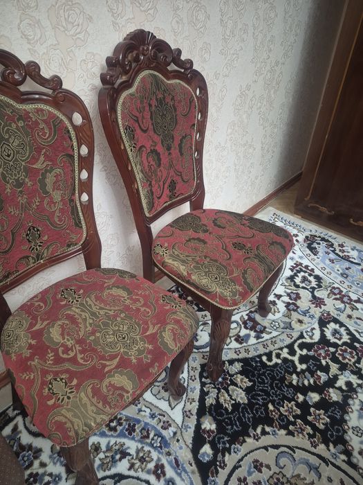 стулья по 3 тыс.  12 штук