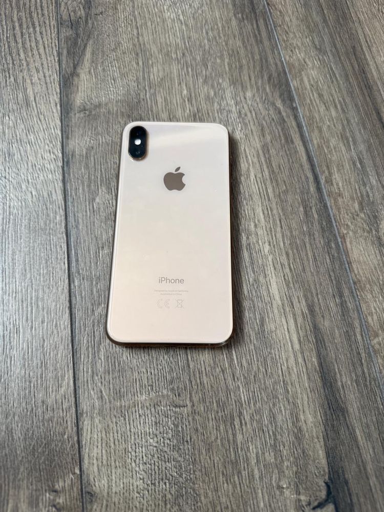 iPhone Xs б/у отличное состояние