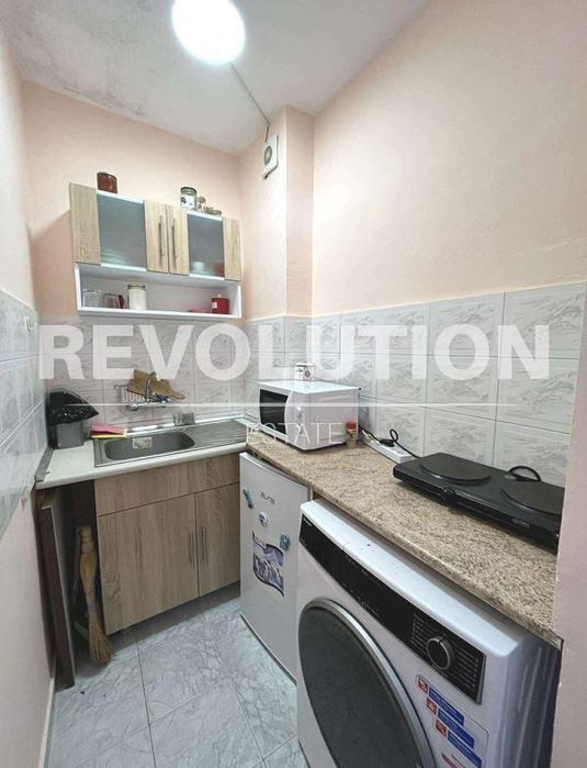 Дава се под наем Двустаен апартамент в Варна, Център - 40 кв.м за 300 € - Снимка #2