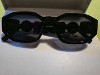 Ochelari de soare Versace lentile negre Medusa