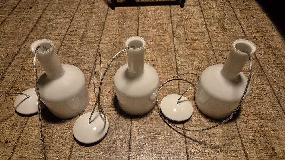 Lustre - corpuri iluminat suspendate