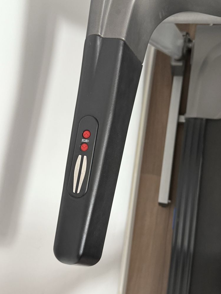Banda de alergat HouseFit – stare impecabilă