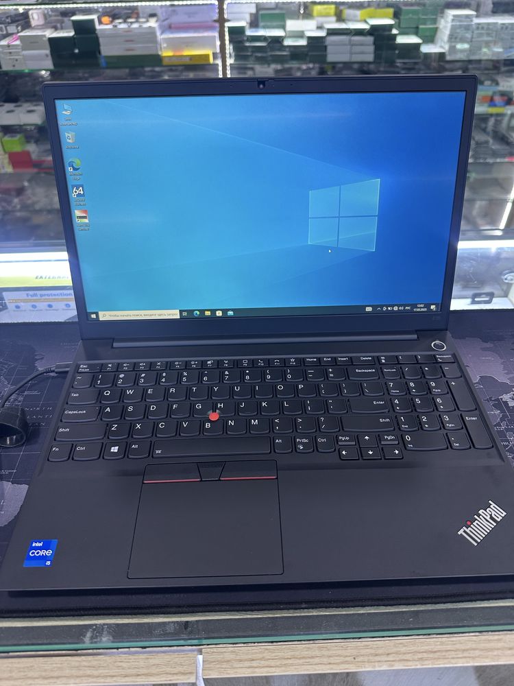 Lenovo ThinkPad metalik 15.6 IPS