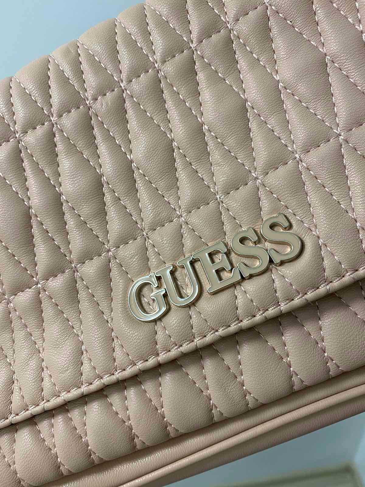 Оригинална чанта на GUESS  - Розова