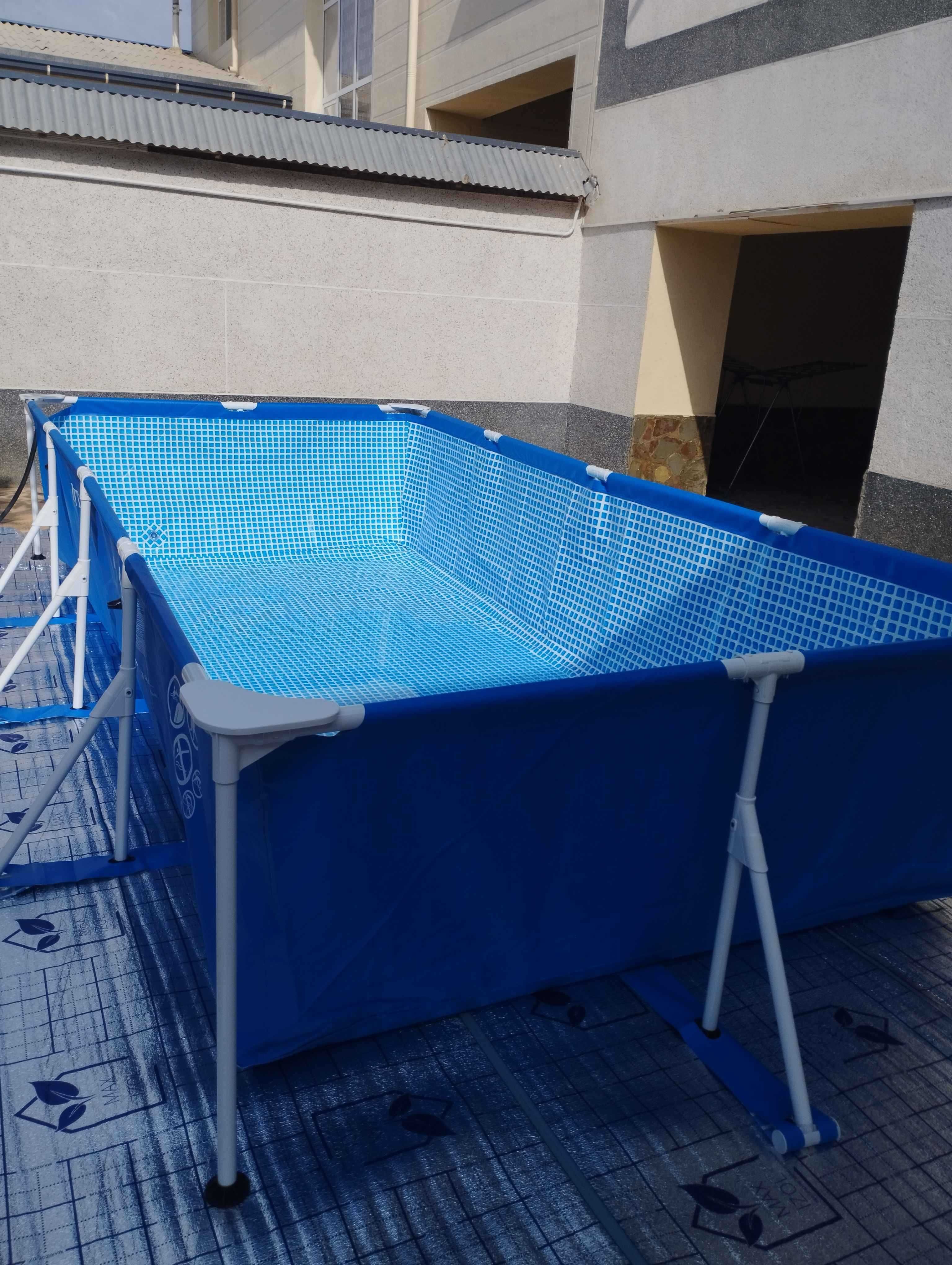 Просторный каркасный бассейн Intex (450×220×84 см, 7127 л)