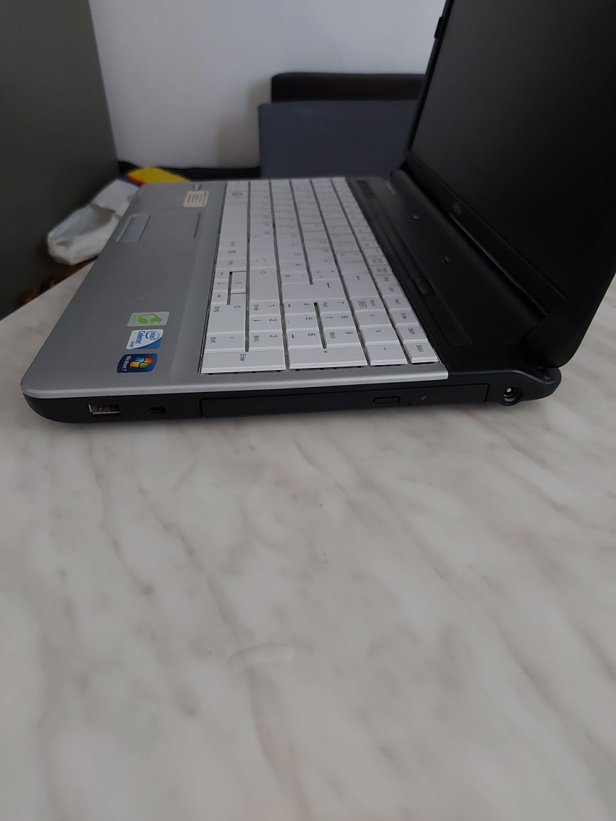 Laptop fujitsu lifebook A530 defect,piese