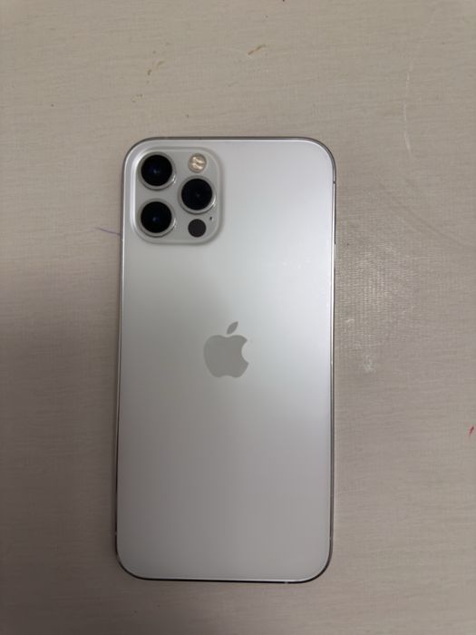 Айфон 12 про.