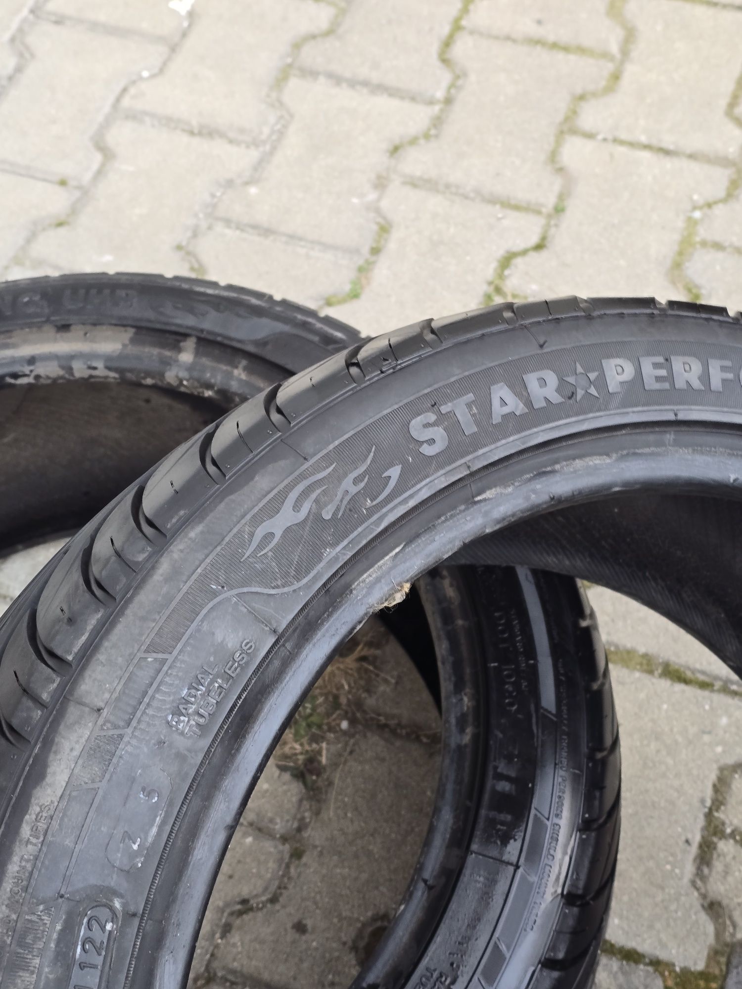 235 45 19 starperformer