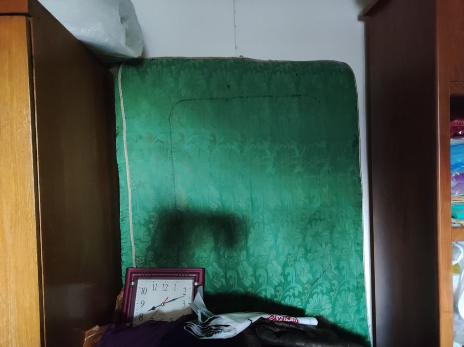 Матрас односпальный  2 шт в отлмчном состоянии