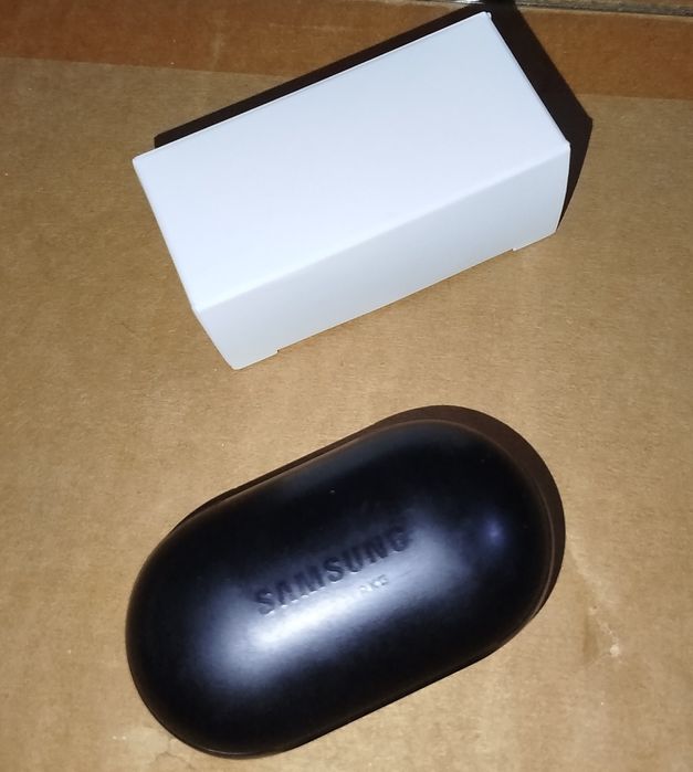 Samsung Galaxy Buds в хорошем состоянии (возможна доставка)