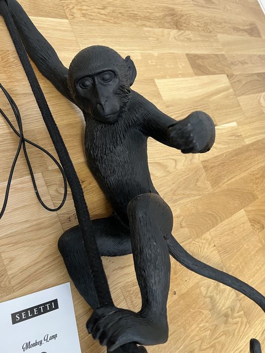 Vand lustra neagra din fibre naturale The Monkey Seletti