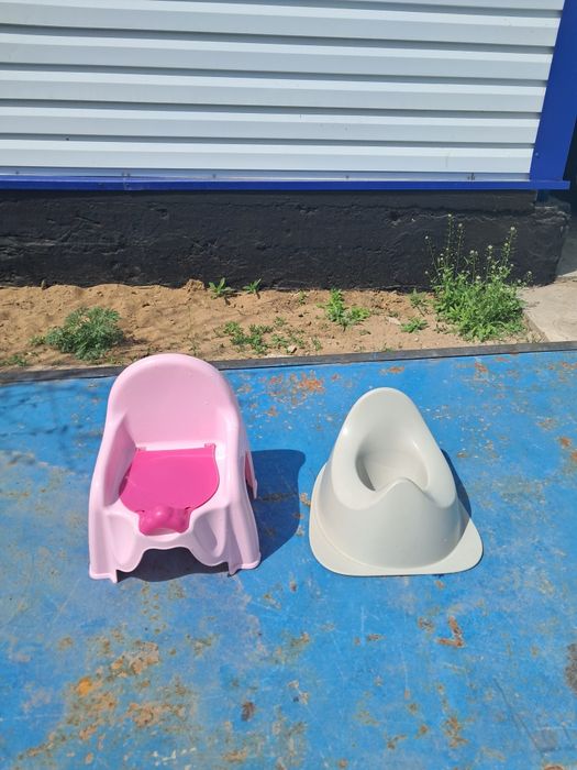 Продам 2 горшка за 3000 тг!