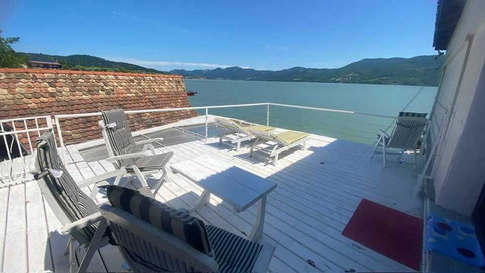Cazare CASA JOCO CLISURA  ponton pe Dunare; Ptr liniste