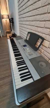 Продам пианино молоточковым миханизмом Yamaha DGX-640-640