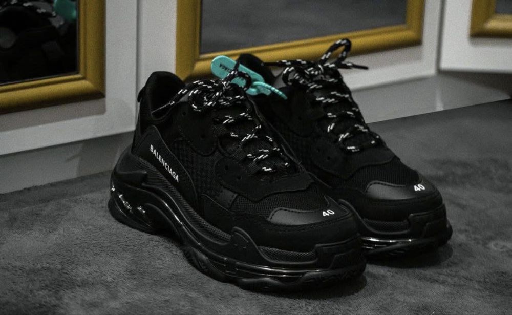 Adidasi Balenciaga negri Triple S