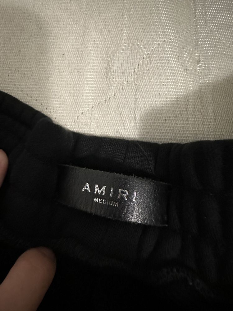 Vand pantaloni amirii