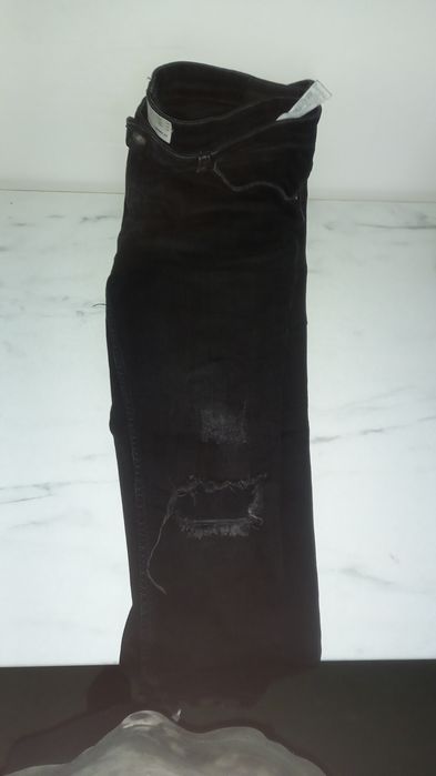 Blugii skinny Bershka