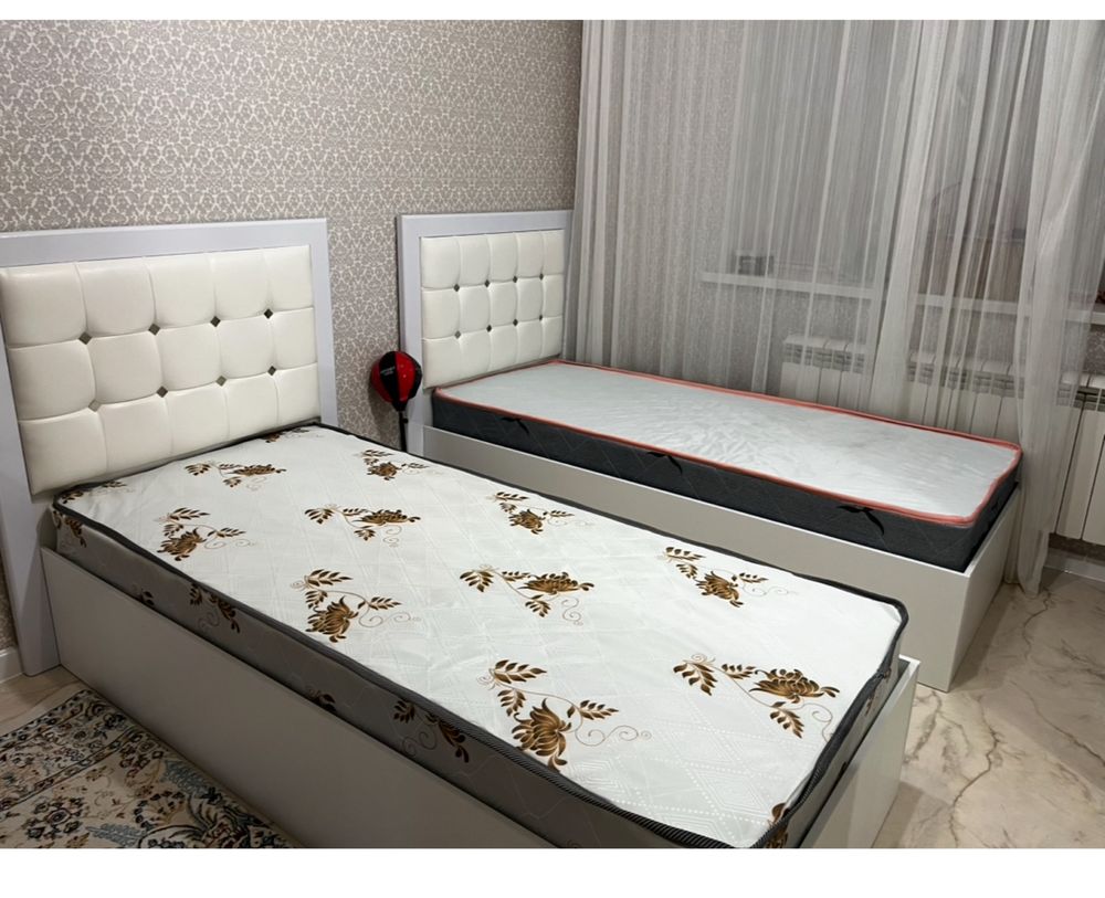 Продам кровать  с матрацем