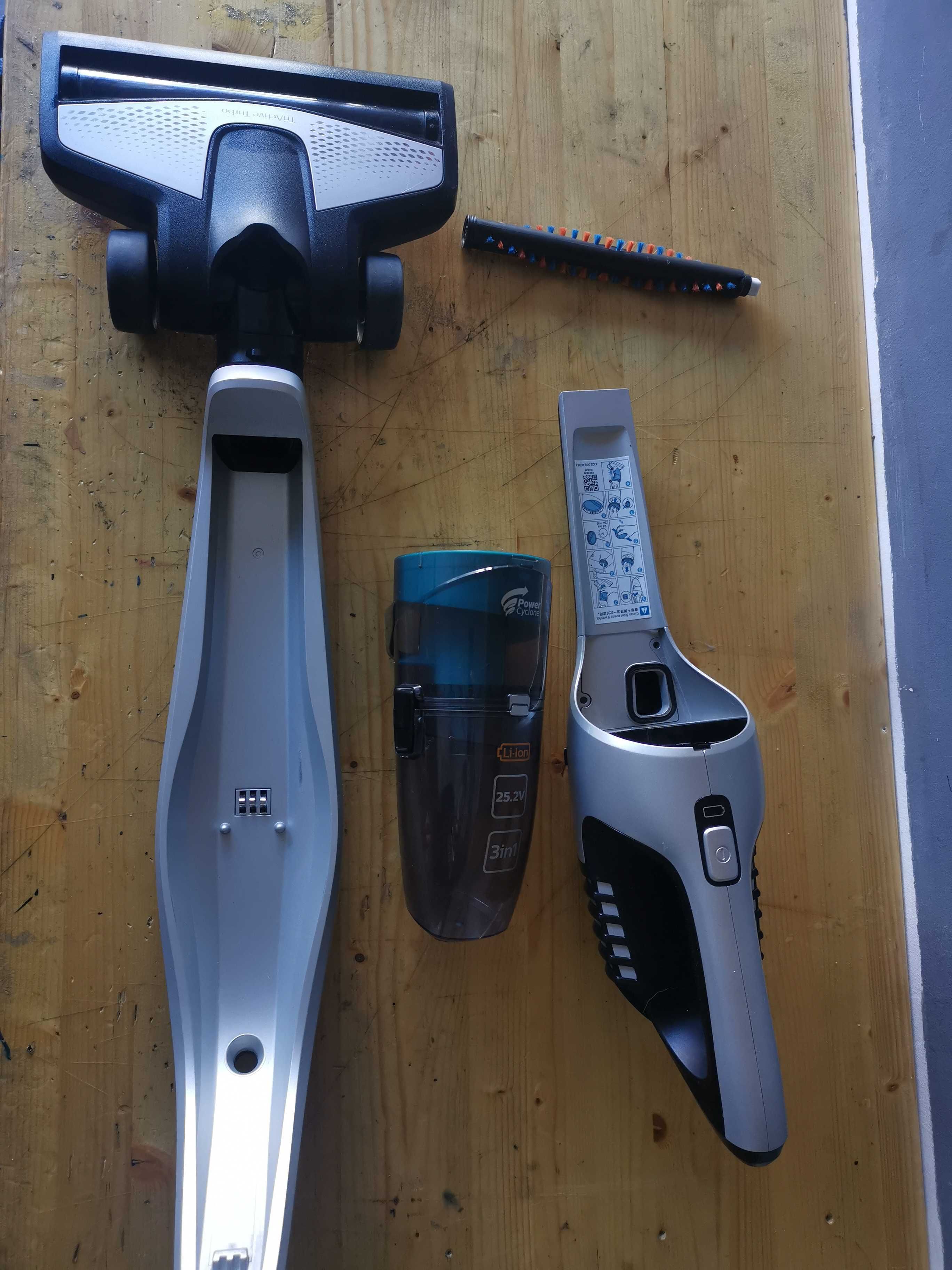Aspirator vertical fara fir Philips Powerpro Aqua