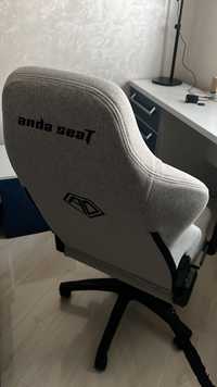 Продаю геймерское кресло anda seat phantom 3