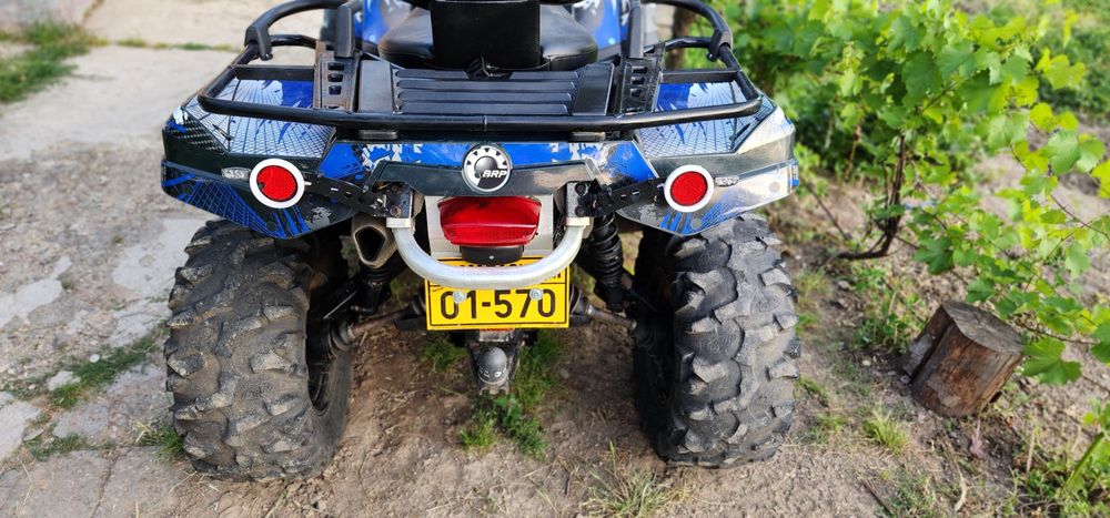 Vând can am 800max