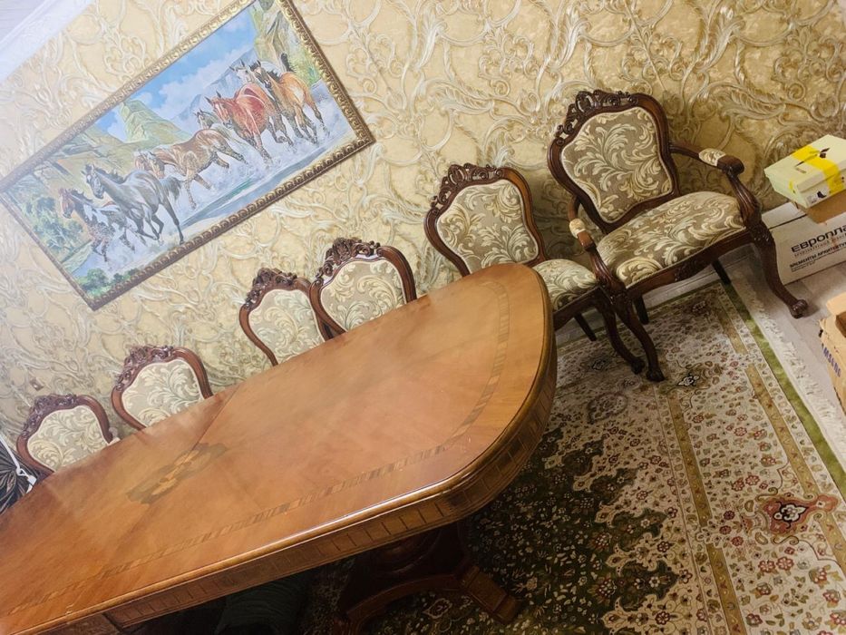 Дубайский заводской Стол и стулья