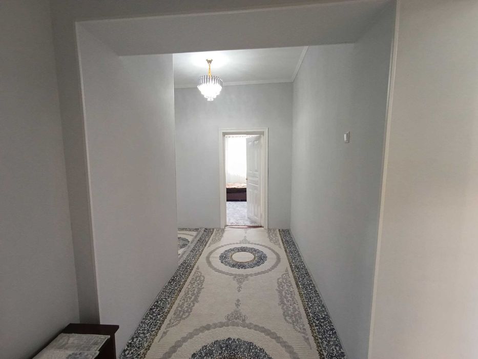 Фарғона шаҳар марказида ижарага (аренда) 4 хонали уй квартира берилади