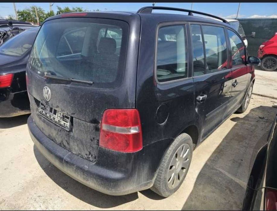 Capota/Bara/Usi/Oglinzi/Dezmembrez/Haion/Trager/Aripi/ VW Touran