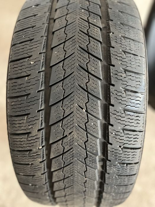 Anvelope de iarna  2x 275/40/R20 si 1 buc 315/35/R20 Kumho DOT 2020