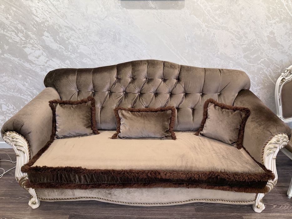 Продам диван с креслами