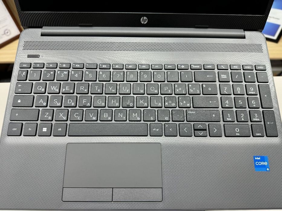HP 250 G9, Intel core i5, 1235U, 8GB DDR, 512 SSD