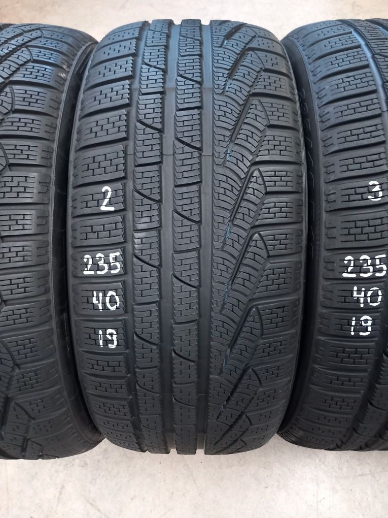 235/40R19 92V 4бр.PIRELLI WINTER Неразличими от НОВИ