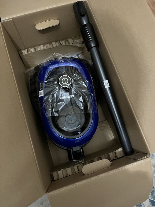 Продается пылесос новый пользовалис месяц