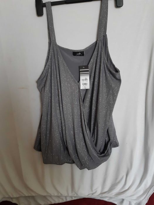 Bluze dama modele si culori diferite - 4 buc - pret pe bucata