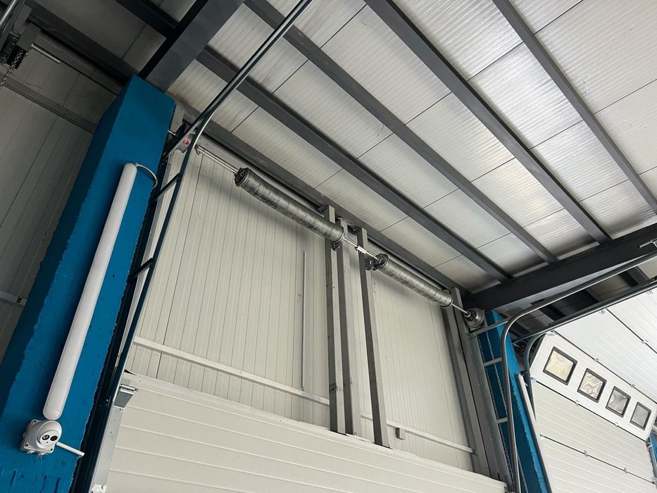 usi de garaj MCA hala/sectionale/garaj,profesionale nefolosite