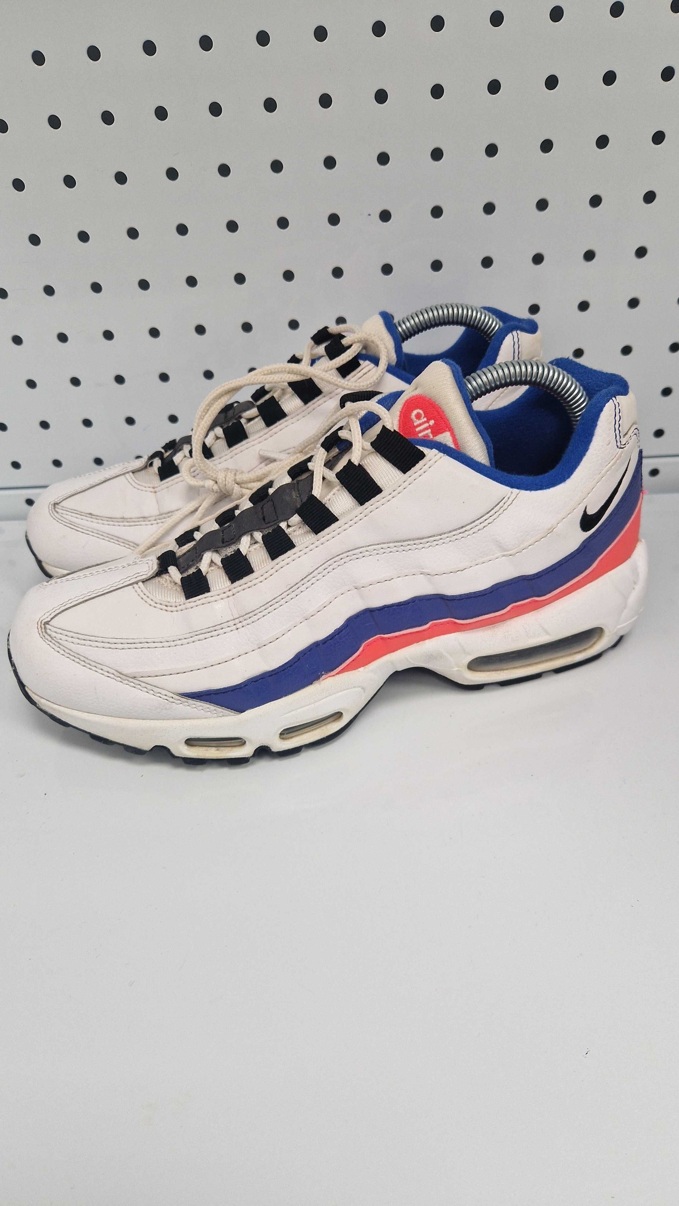 Оригинални дамски маратонки- Nike Air Max 95 Essential