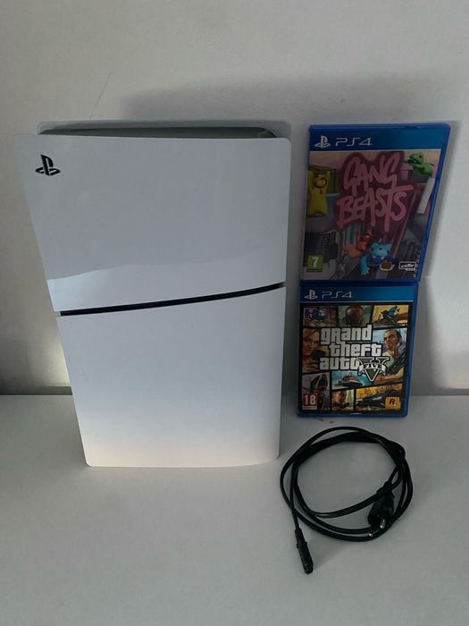 Vând PlayStation 5 + două jocuri