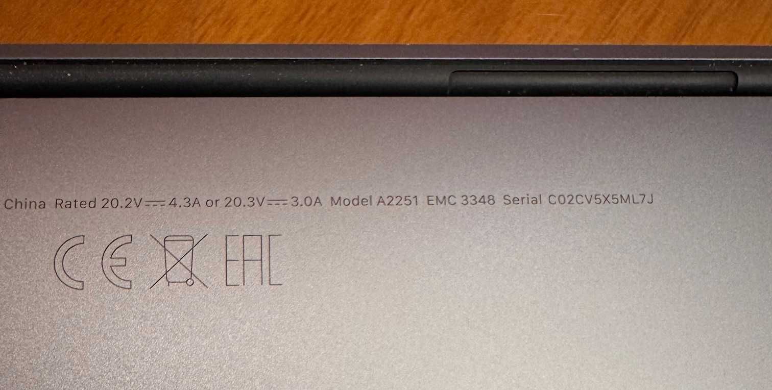 MacBook Pro 13.3", 1 Tb with Touch Bar (2020, Space Gray)