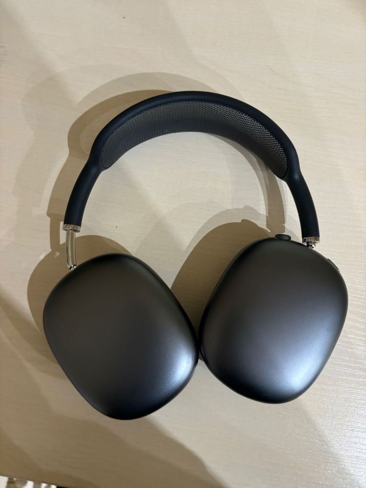 Airpods max в отличным состояние