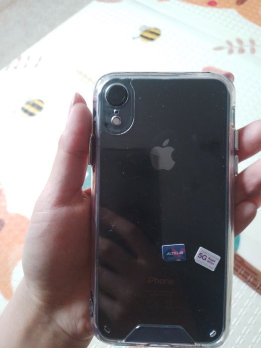 Продам айфон хр 128 80%