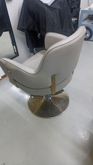 Маникюрный стол, парикмахерское кресло