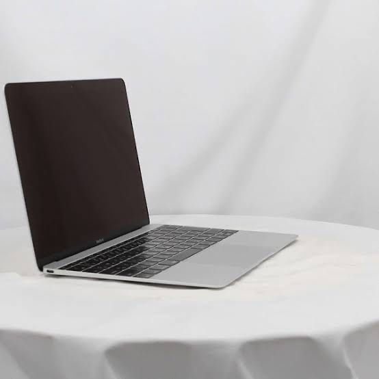 самый тонкий macbook air 12 m3 среди всех макбуков