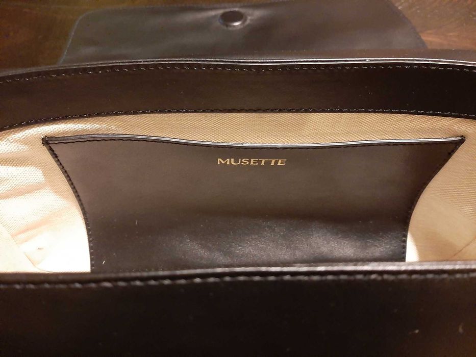 Geanta neagra de umar din piele MUSETTE