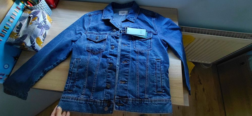 Чисто нови якета едно е 30€