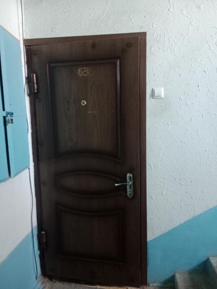 Срочно продается 4-х комн квартира в Куйлюк массив-5, 4/4/5