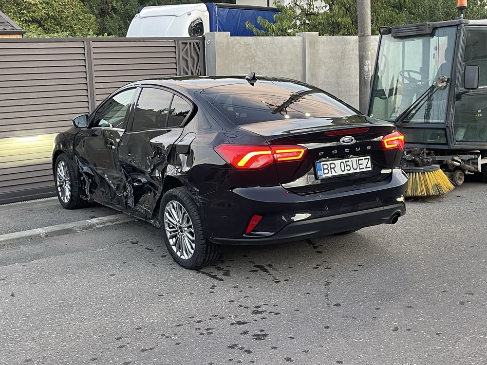 Ford Focus 1.0 Ecoboost Titanium Automata - Usor Avariat