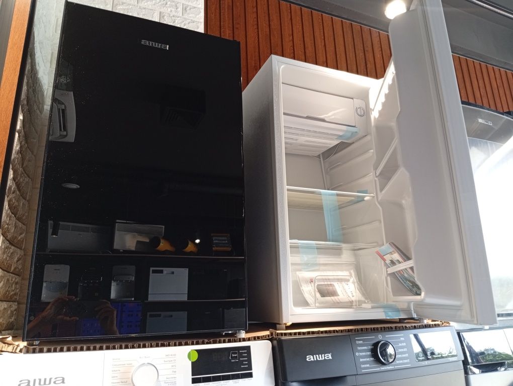 Mini holadilnik Aiwa 90 litr