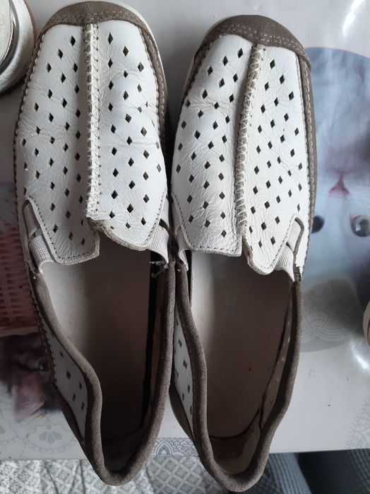 Всички обувки 39 номер по 5лв Бели кариока 37н 8лв