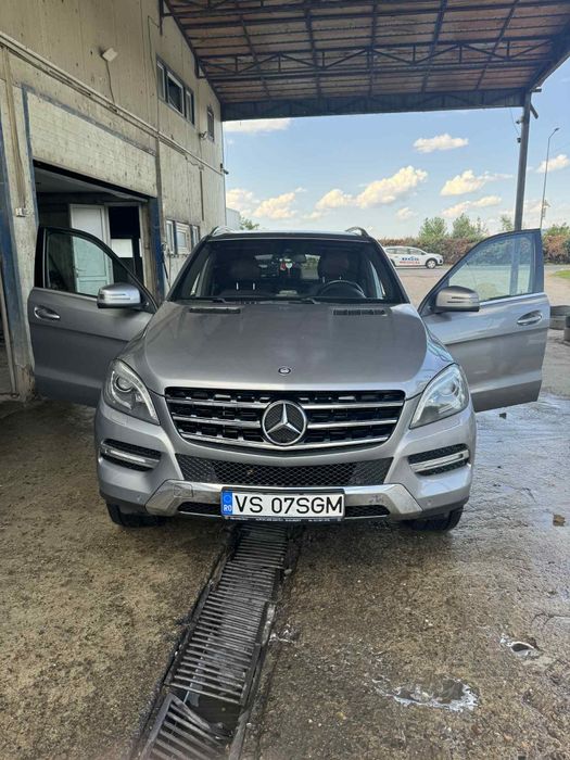 Mercedes-Benz ML 350 4MATIC – 2012 – Full Option – Stare impecabilă